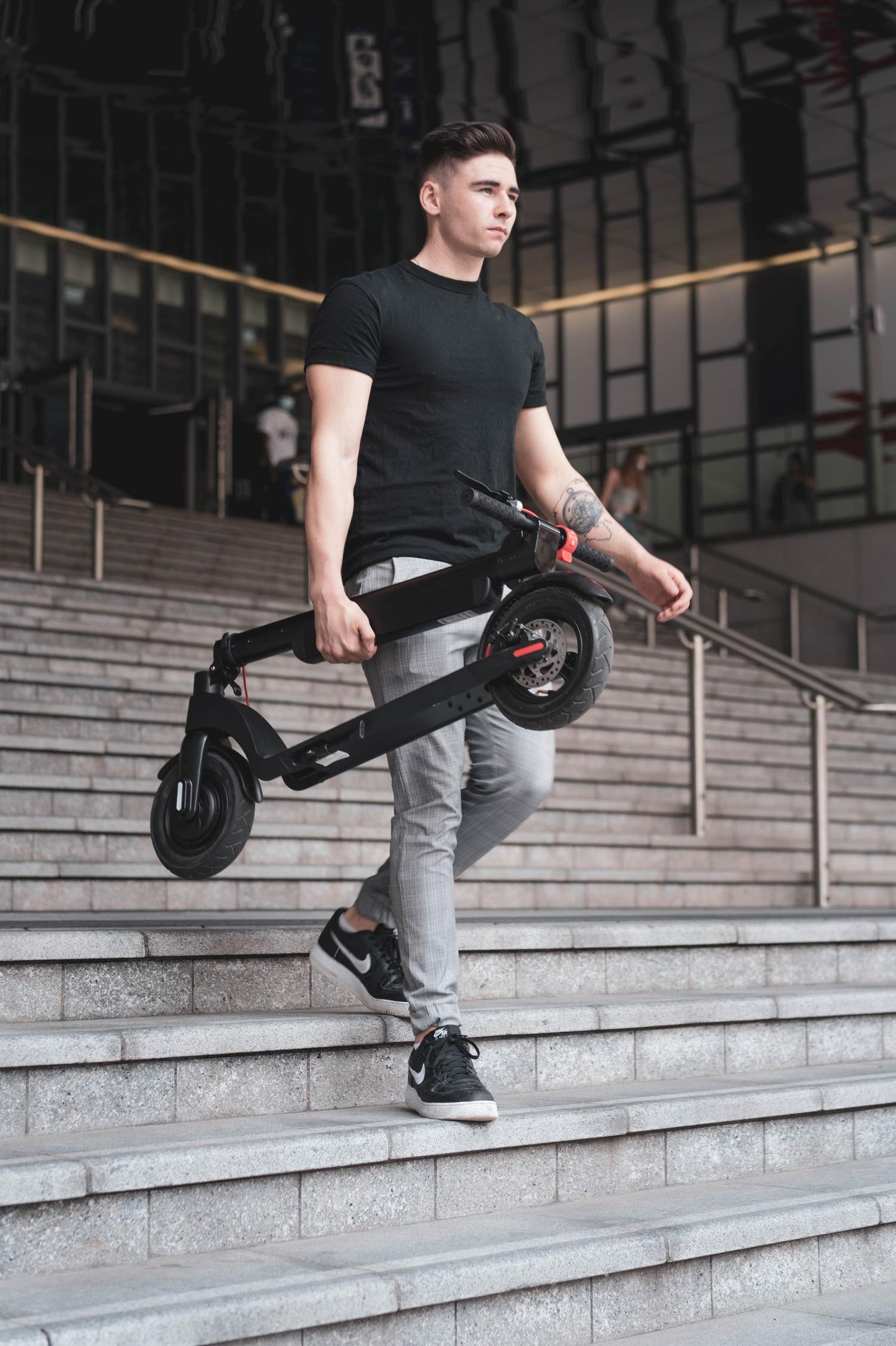Commuter Electric Scooter 45km Range – 25km/h Top Speed | Foldable & Portable Design (Ships from UK)