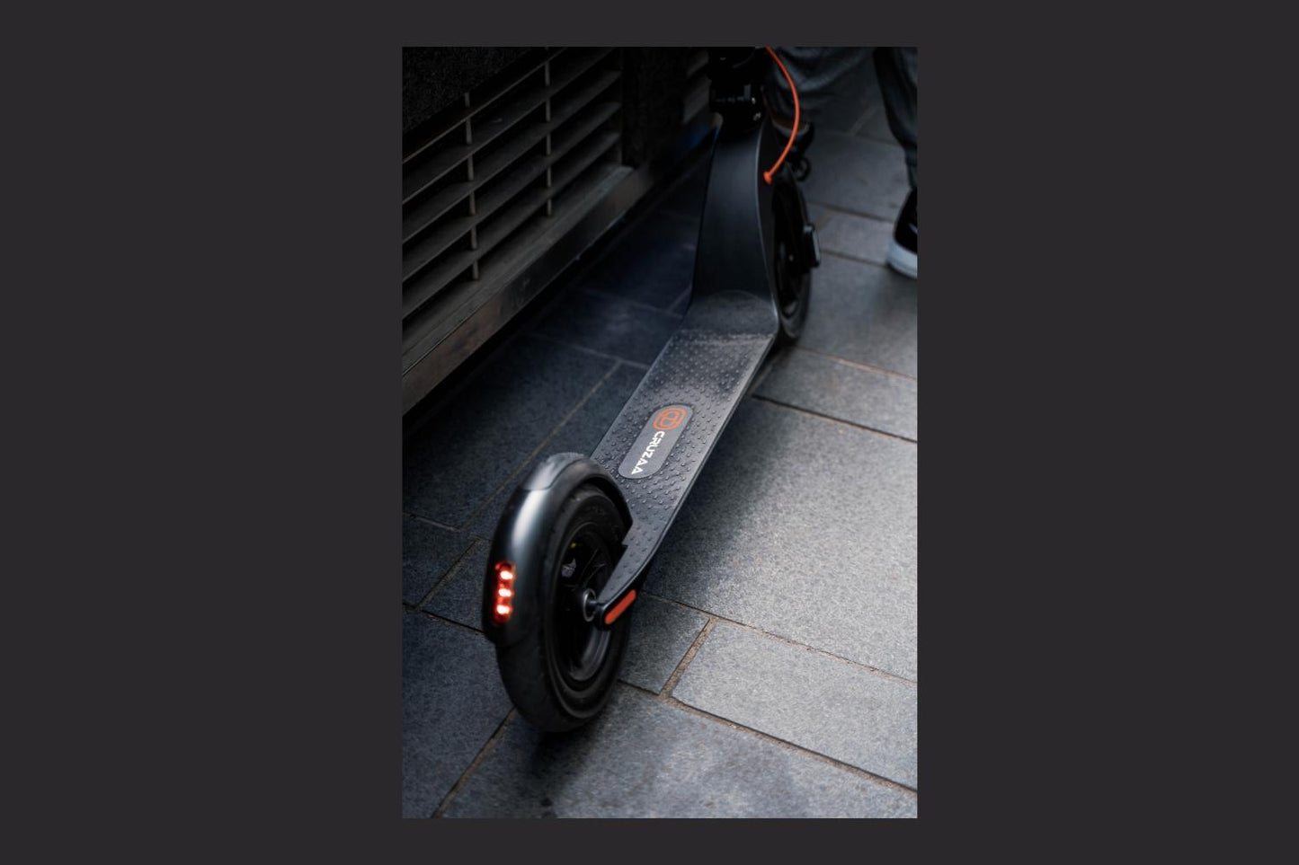 Commuter Electric Scooter 45km Range – 25km/h Top Speed | Foldable & Portable Design (Ships from UK)